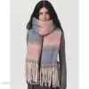 ويقدم بائع وشاح عبر الحدود (81) قطعة من الوشاح الخشبي المتدرج من وشاح إلى آخر Item Picture